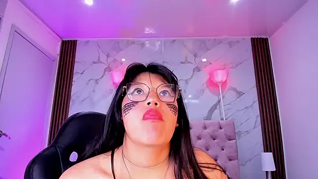 EsmeraldaChantre webcam