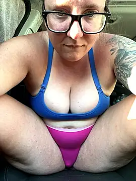 Webcam Model (_ElizabethLove_)  is live.Free join now!