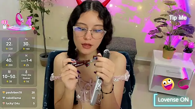 Krysten_Riter webcam