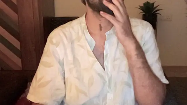 MakeMeAwareAah webcam