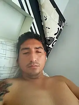 Yrresistible666 webcam