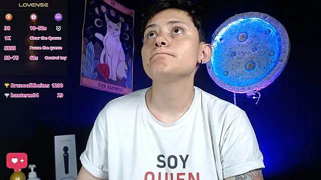 girl_intense444 webcam