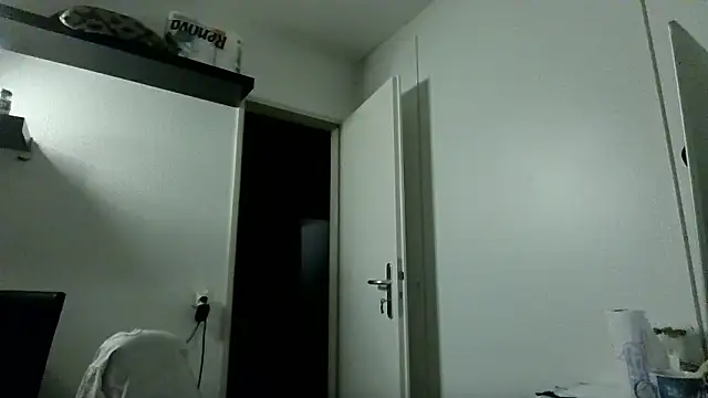 alpha-hunk - Alpha-hunk's free webcam