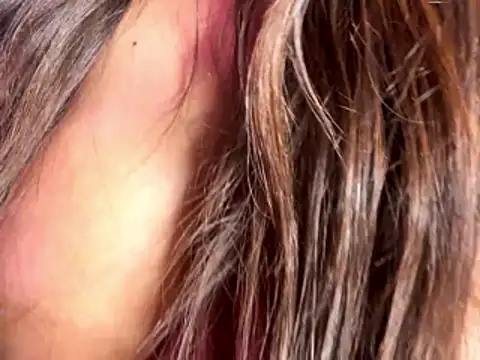 Its_cherry_magic webcam