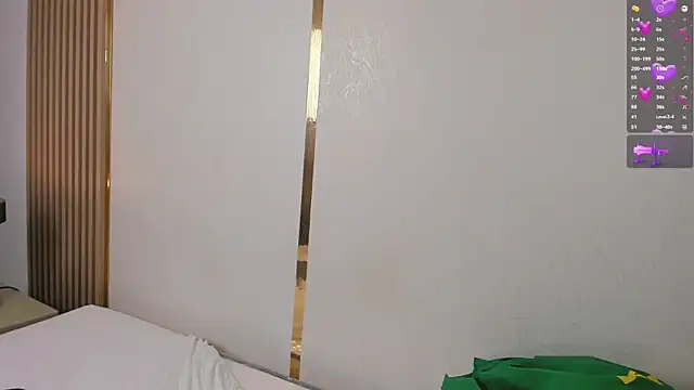 emmihops - EmmiHops's free webcam - UK Sex Cams