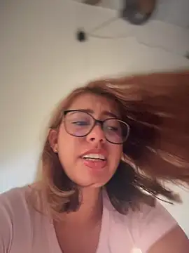 sara_calderon webcam