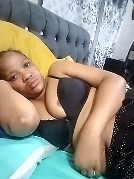 CaramelBoootie webcam