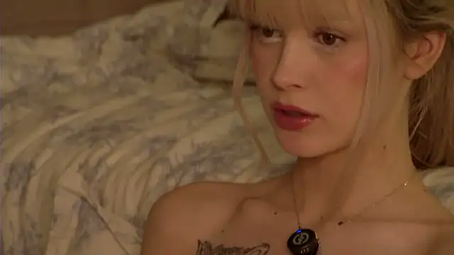 BellaSecrettt webcam