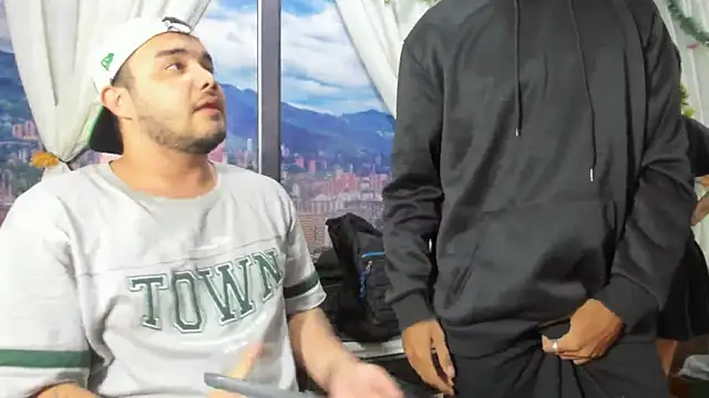 ChloeAndAmber webcam