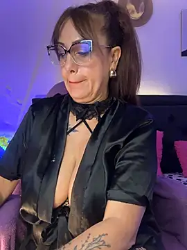 lonely_shewolf (F mature) - 🍀♡⃝ 💜Welcome to my heart💞