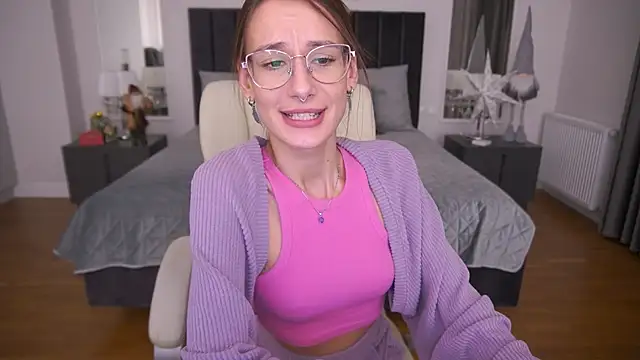 cozymell (F teen) - My toy is on, try me💦