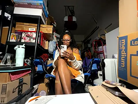 wynterheat (F milf) - ✨2 tokens per tip✨ 💧shower show💦