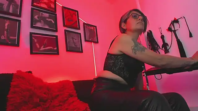 mistressnyx_cg (F mature) - MAKE A GODDESS HAPPY