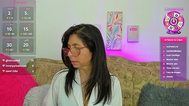 sabinadeluxe_cg (F mature) - Caress your breasts with oil ♥