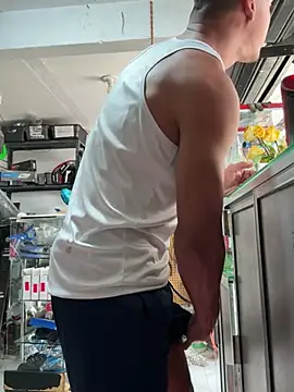 Paul22cm-'s live cam