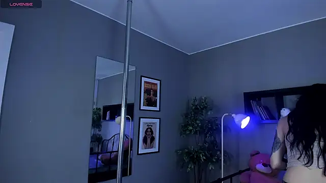 Bayonetta_doll webcam stripchat model stream image