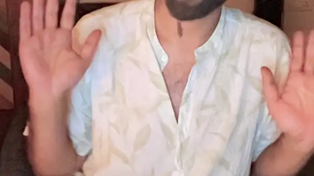 MakeMeAwareAah webcam