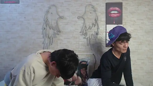 axel_milo_kairo_and_noa webcam