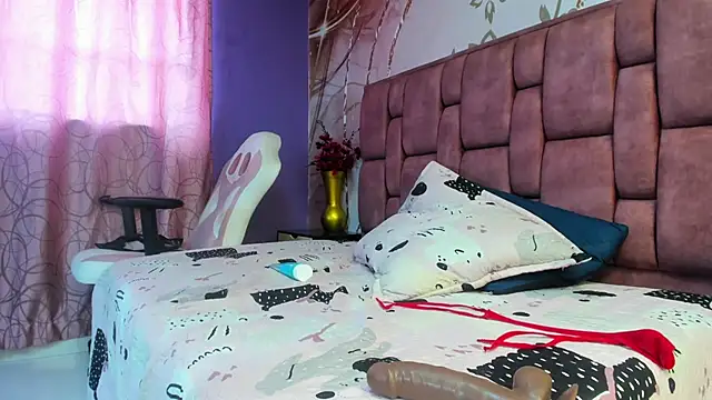 anisha_zambrano webcam