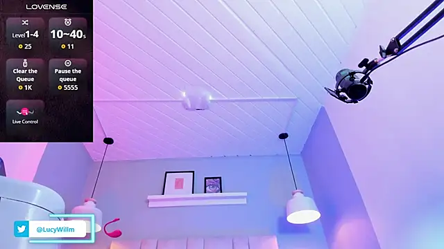 Lucy_Williiams webcam