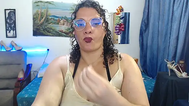 Aleja_Gonzales webcam