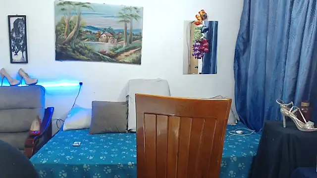 Aleja_Gonzales webcam