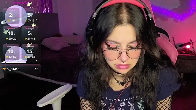 larah_uwu webcam
