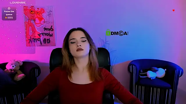 liana_kisses (F teen) - show tits