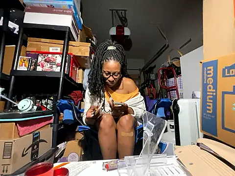 wynterheat (F milf) - ✨2 tokens per tip✨ 💧shower show💦