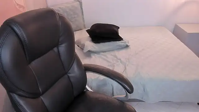 julieth_brown_ - Julieth_brown_'s free webcam - UK Sex Cams