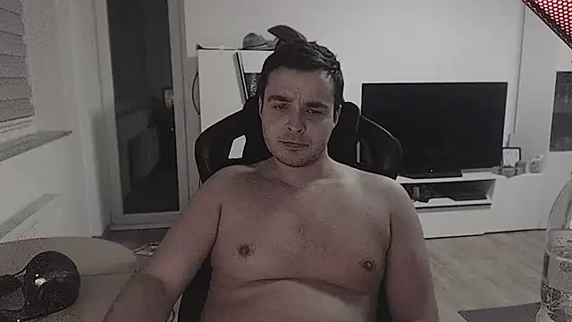 SharkLuigi live cam screenshot male from Germany on VideoChat Party – Live Video Chat & Cam Rooms