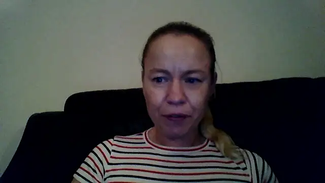 jennyblondeuk webcam