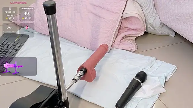 shasa_8 (F young) - 4 fingers in pussy + 4 fingers in ass😈