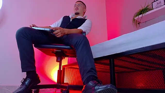 mrfox__ (Ask my age) - Feet close up+oil 🔥