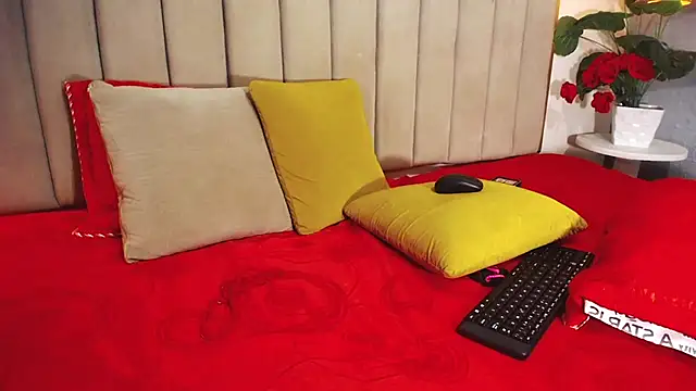 babybombomm18 webcam