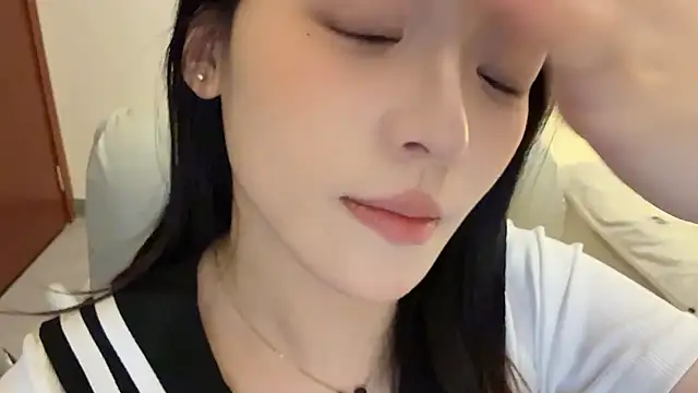 robin-o3 (F teen) - 穿黑丝足交