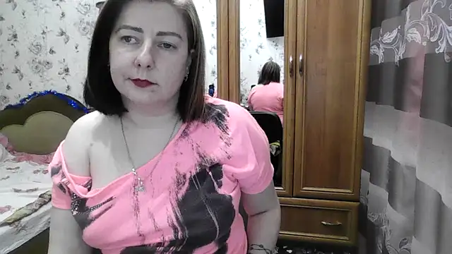 sophienightah (F milf) - I'll show you my panties