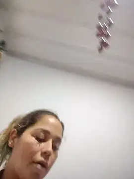 laurenwelly_ (F young) - Oily ass 🥵😏