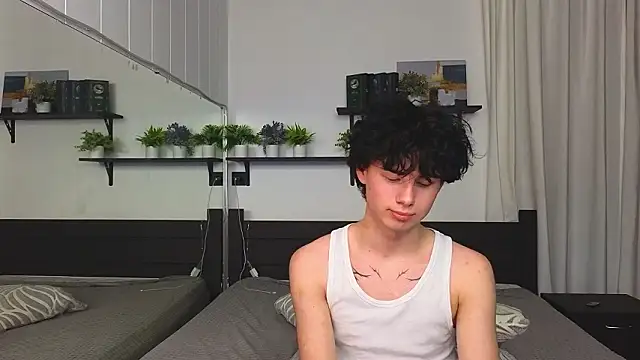 cute_mike (M twink) - cum show