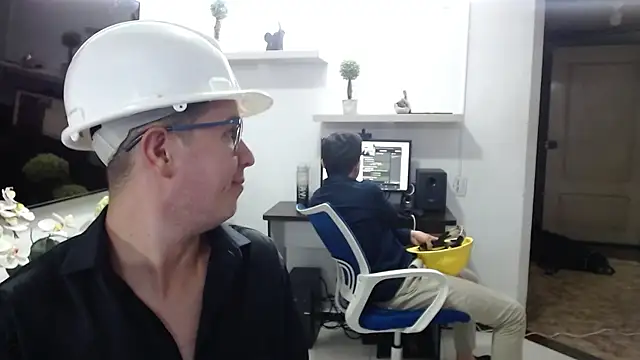 dylan_santiago_ (M young) - Show hard cock 🚀