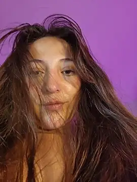 vickyhoult (F young) - Spit boobies