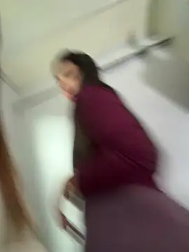 roouse (F young) - PASSIONATE KISS IN THE PHARMACY Shh!