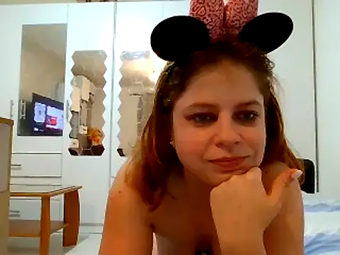 Sweet_bluegirl24 webcam