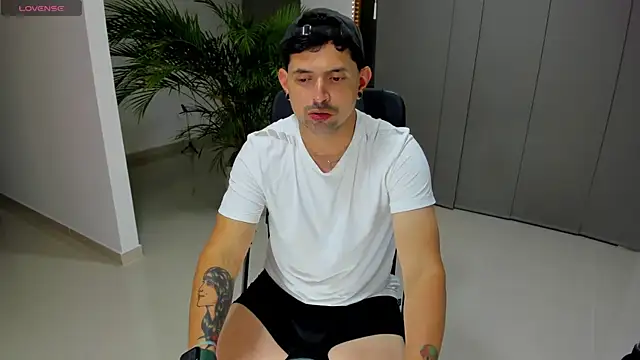 BastianSavage webcam