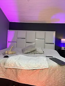 samantha_milf__ - Samantha_Milf__'s free webcam - UK Sex Cams