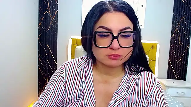 _curvy_latina webcam