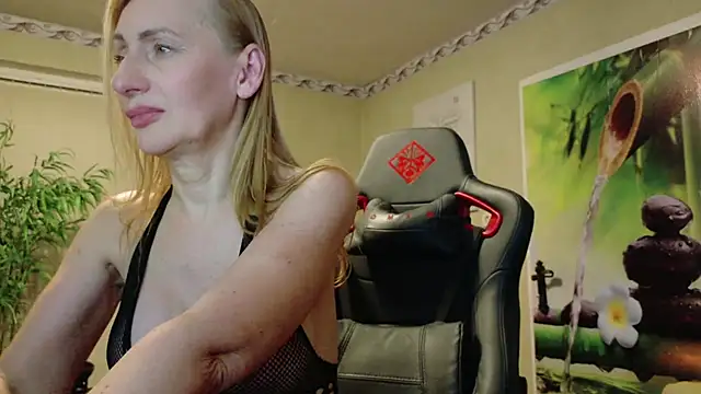 hotlana69 (F milf) - 🎁 Last Tip gets    Video