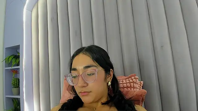 NicoletCherry__ webcam