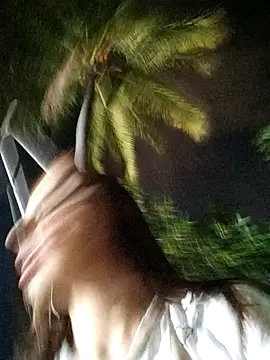 hanna-hot (F teen) - Dildo in pussy  in park