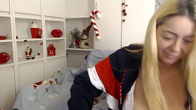 _karolynesyera_ (Ask my age) - Happy New Year